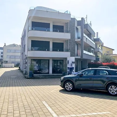 Francesca Apartment