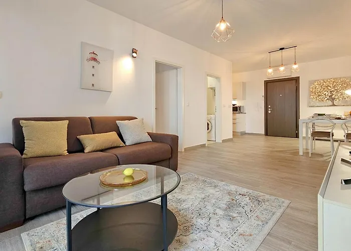 Francesca Apartman *